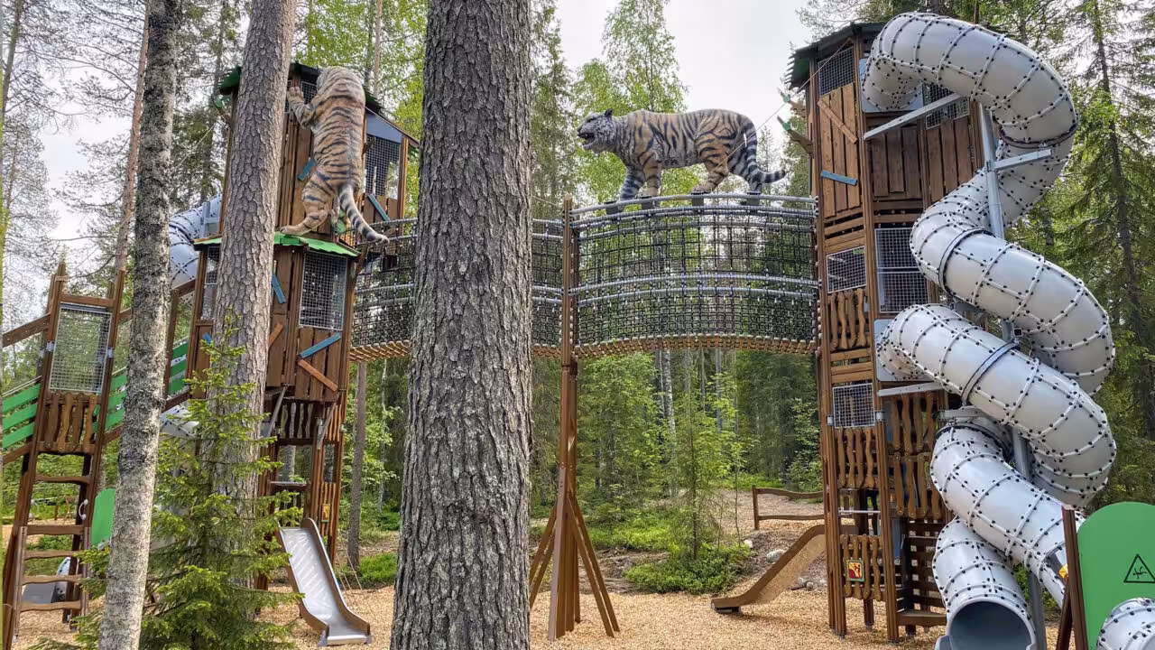 Flora Spielturm in Tier- und Freizeitprak in Finnland