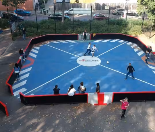 Erzähl mir mehr über den Toro Mehrzwecksportplatz