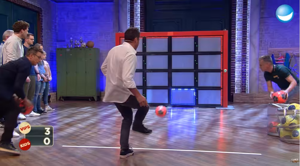 Lothar Matthäus - Yalp Sutu Fusballwand - LUKE! Die schule und ich.