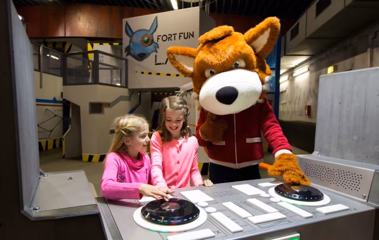 Lappset Fono - DJ Pult im Fort Fun L.A.B.S.