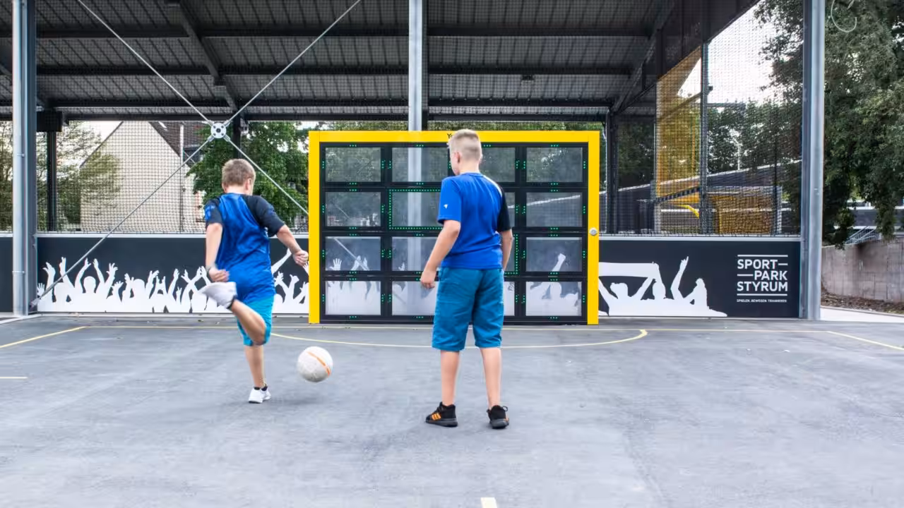 Sutu macht Fußball noch spannender – eine interaktive Torwand für mehr Action!