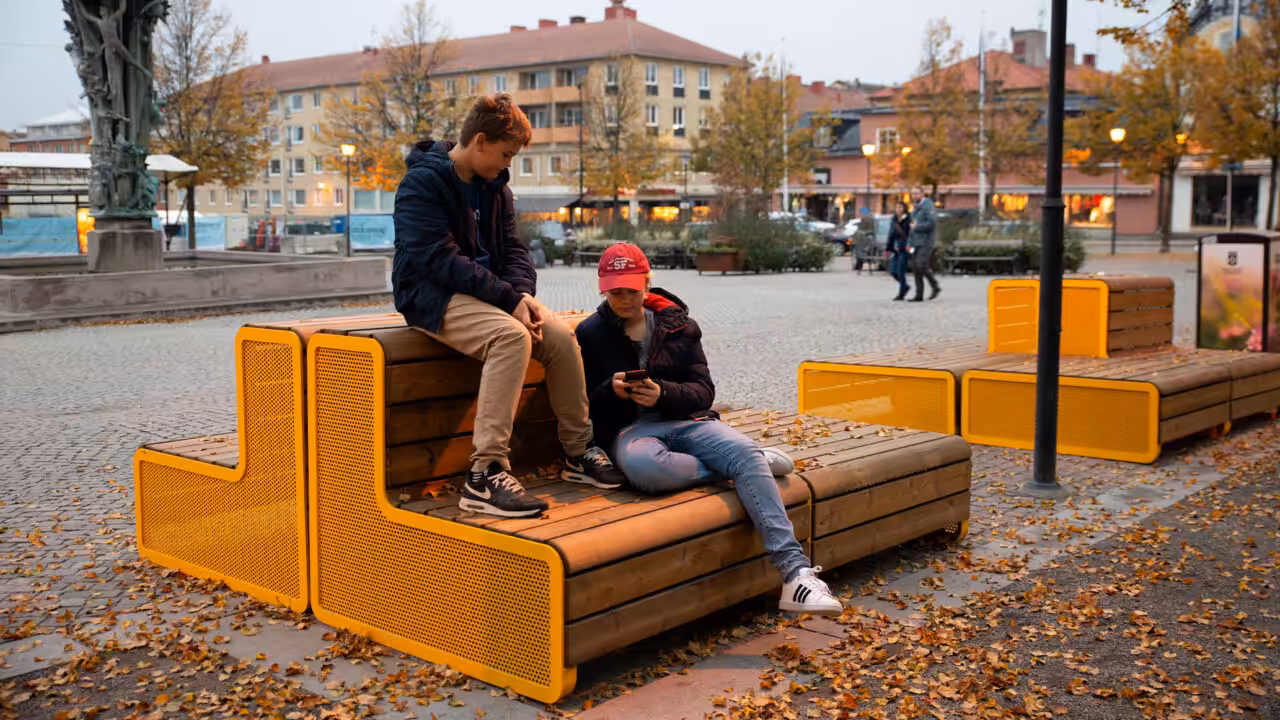 Lappset Möbel im Outdoor-Einsatz – Perfekt geeignet für jede Wetterlage und langfristige Nutzung.