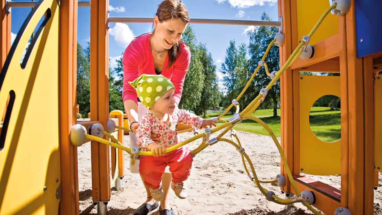 Spielspaß für die Kleinsten – Ein sicherer und bunter Bereich speziell für kleine Kinder, der zum Entdecken einlädt.