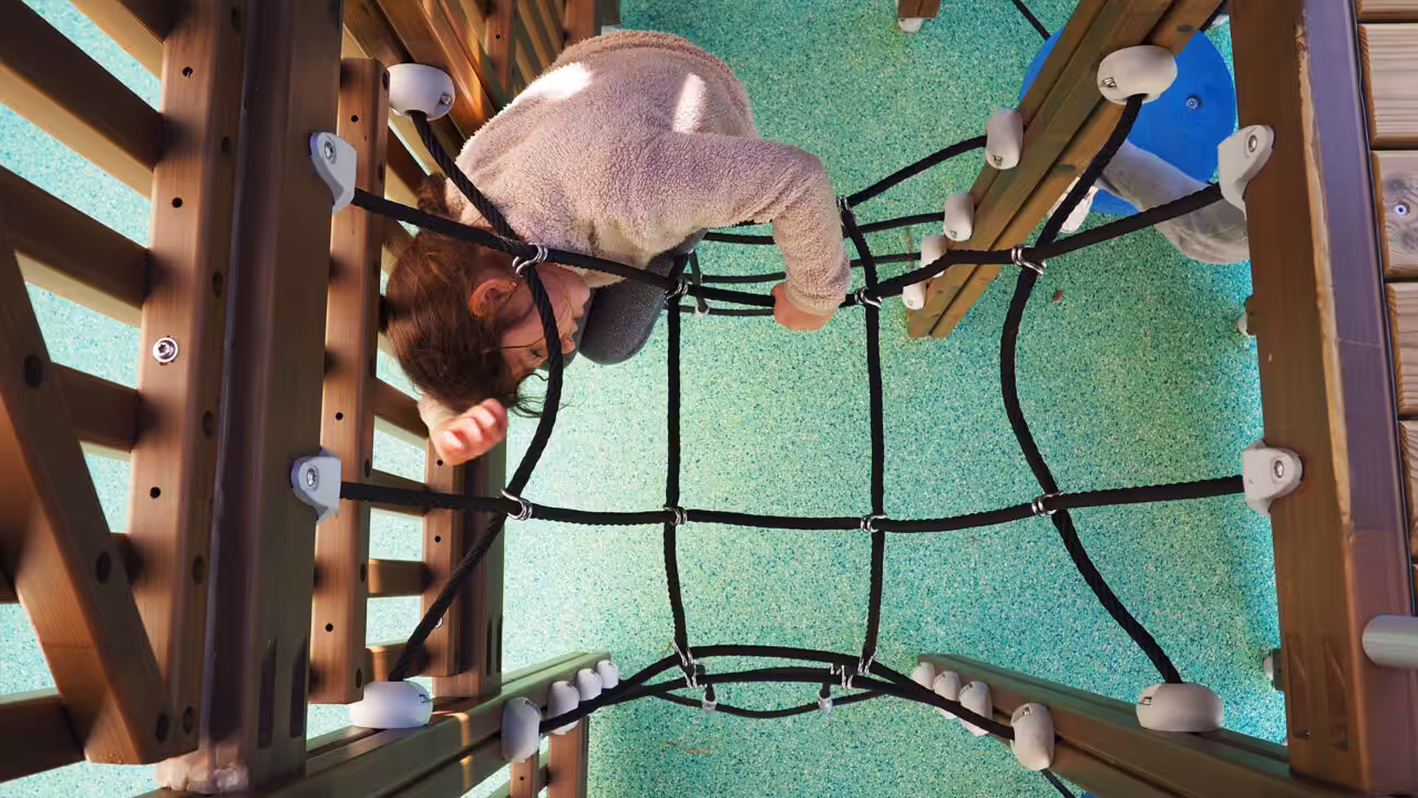 Kleine Räume, Großer Spaß: Das Tunturi Vertikale Labyrinth von Lappset