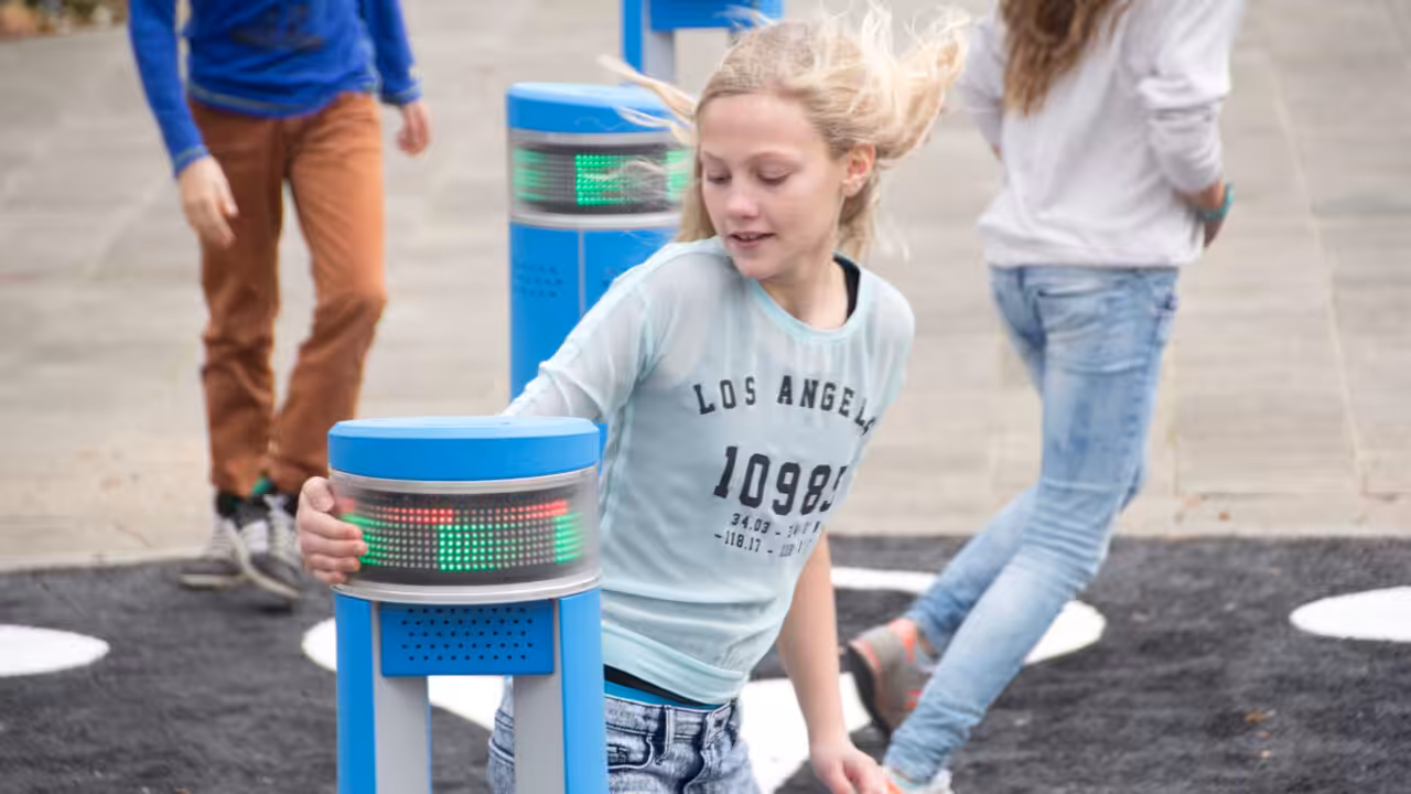 Mit dem Memo Outdoor Classroom erleben Kinder eine neue Dimension des Lernens im Freien.