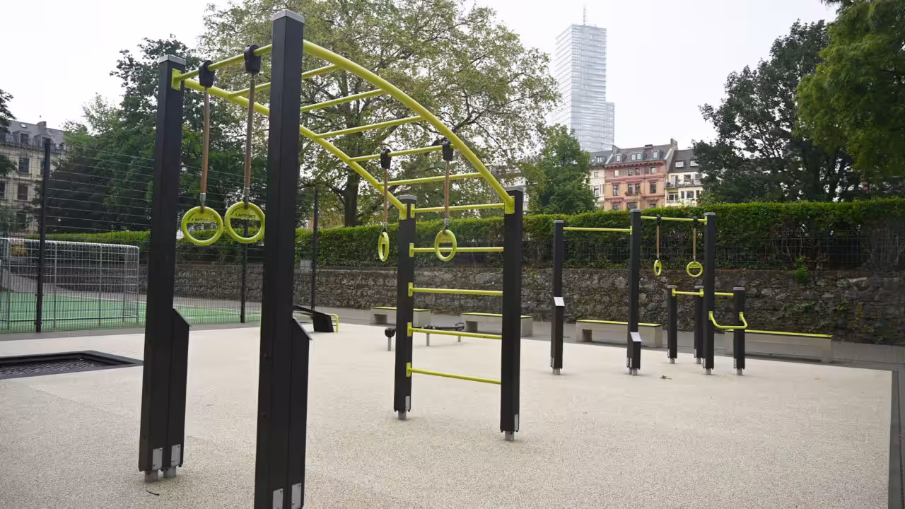 Lappset bringt innovative Fitnessgeräte direkt zu dir – erlebe Calisthenics.