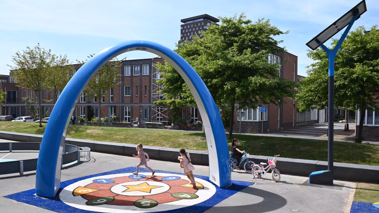 Mit Lappset Solar sorgen wir für umweltfreundlichen Spielspaß – Energie direkt von der Sonne.