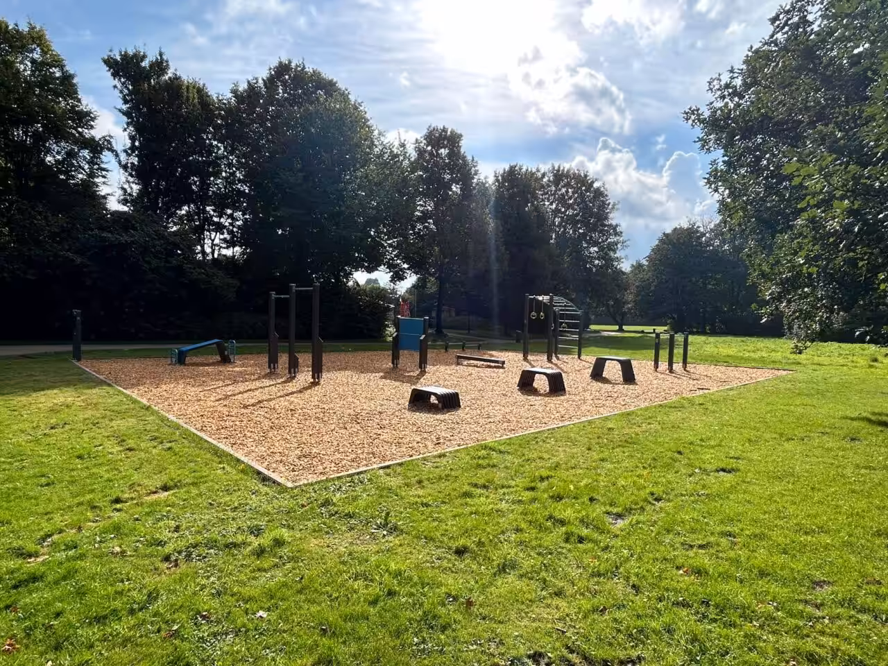 Gemeinsam aktiv sein – der Fitnessplatz im Backumer Tal ist der neue Treffpunkt für alle, die sich fit und gesund halten wollen.