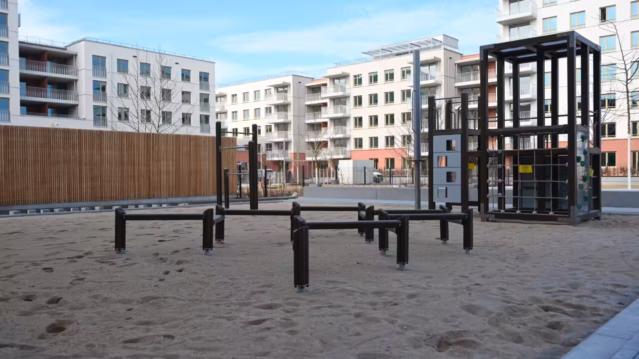Nachhaltig spielen in Freiham – innovative Spielgeräte fördern Bewegung und Umweltbewusstsein