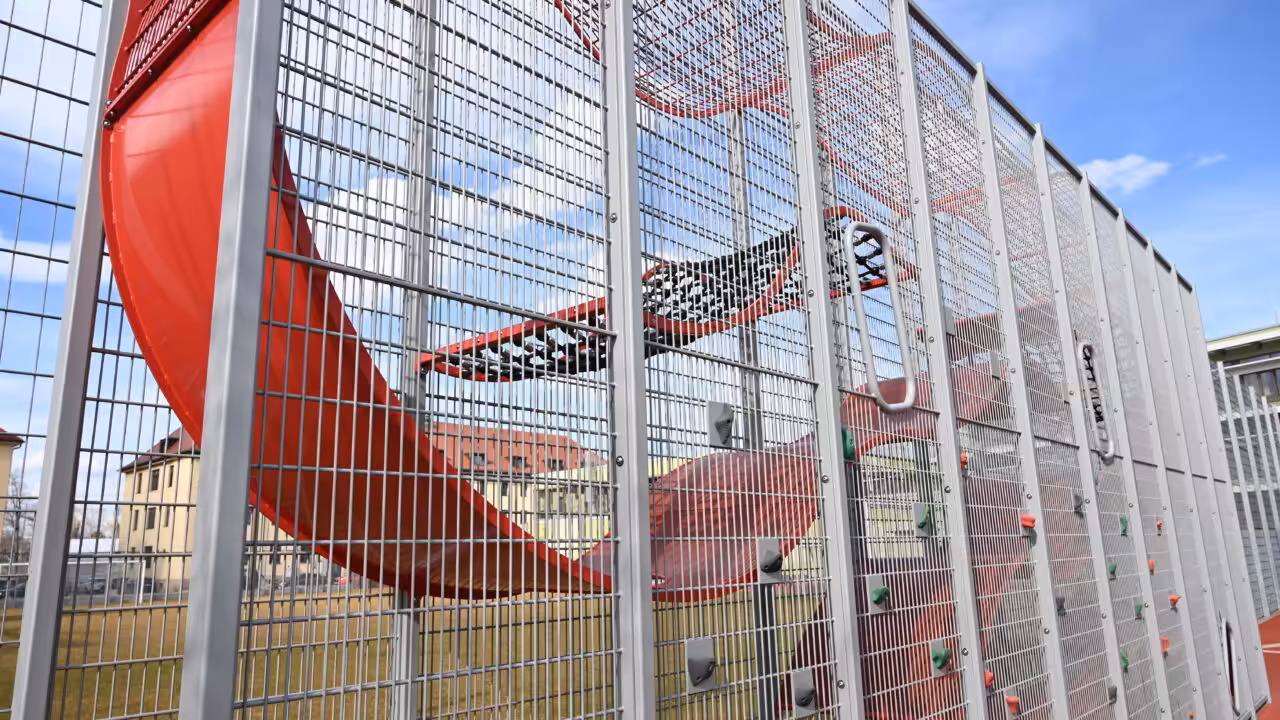 Nachhaltig und durchdacht – Wall-Holla kombiniert effiziente Flächennutzung mit maximalem Spielwert für Kinder.